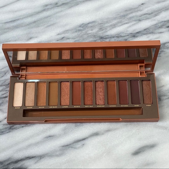 Urban Decay Naked Heat Eyeshadow Palette - Picture 2 of 3